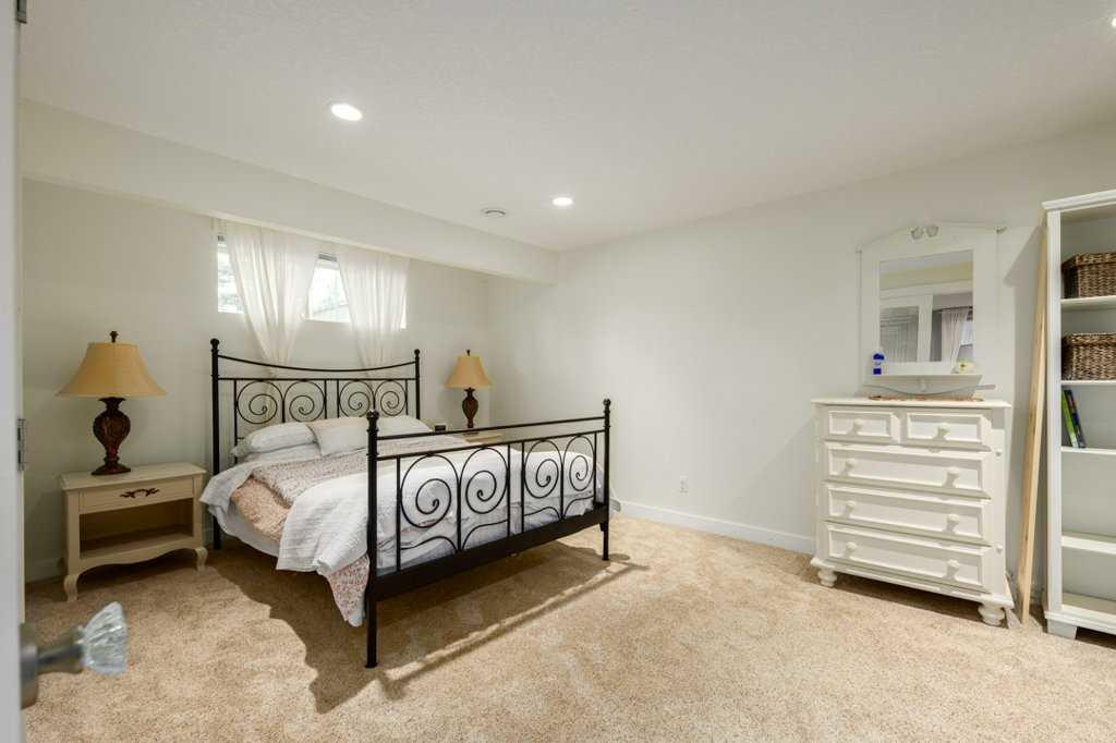 152 Sunset Manor