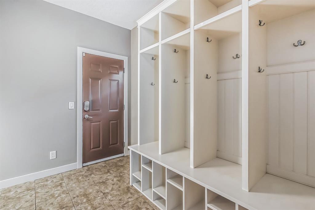 175 Strathmore Lakes Bend