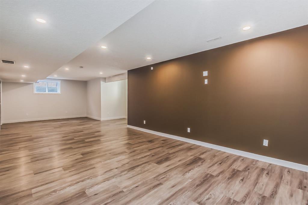 175 Strathmore Lakes Bend