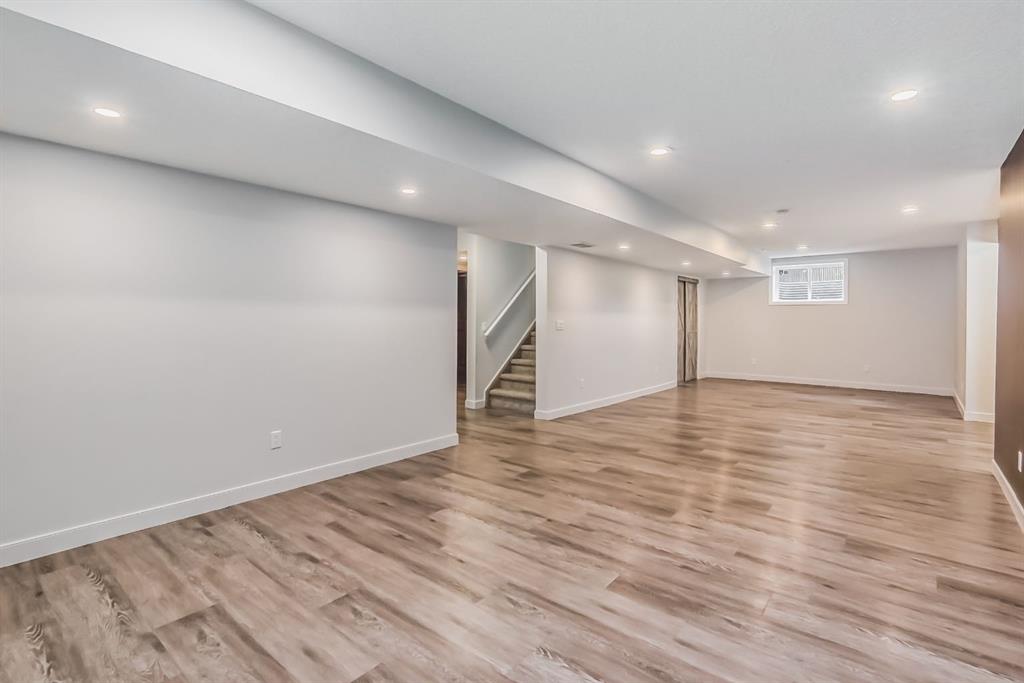 175 Strathmore Lakes Bend