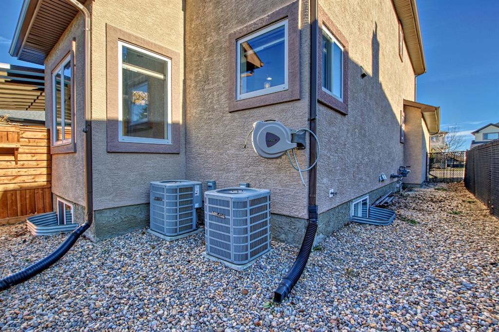175 Strathmore Lakes Bend