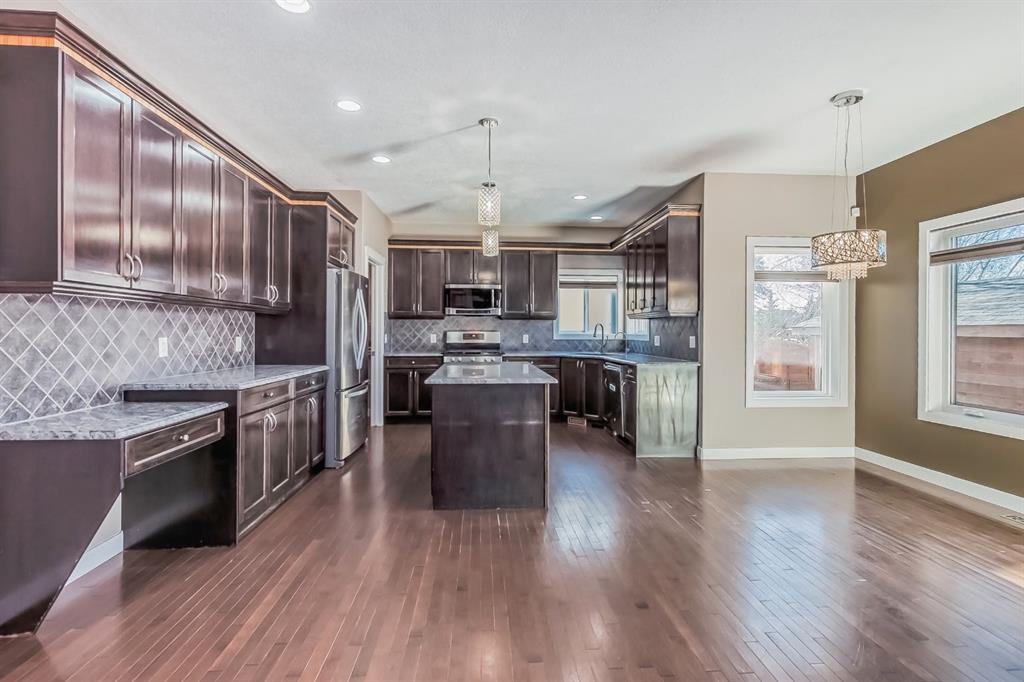 175 Strathmore Lakes Bend