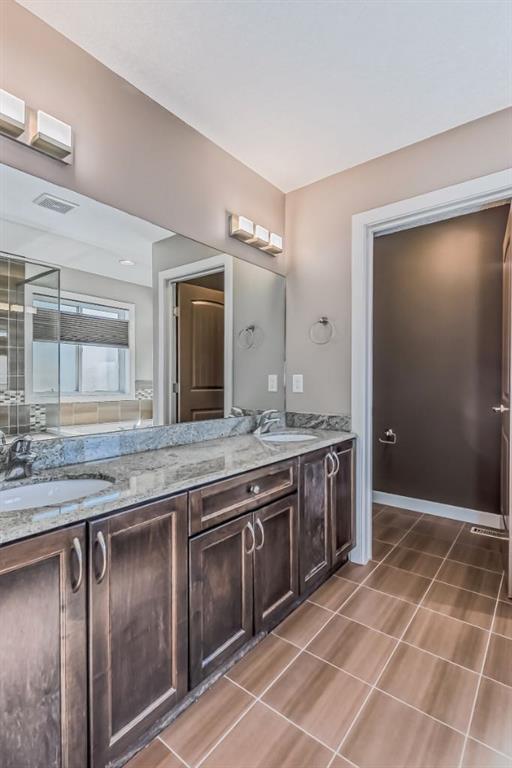 175 Strathmore Lakes Bend