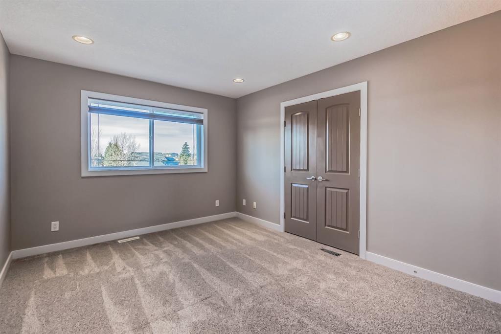175 Strathmore Lakes Bend