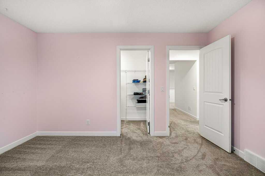 87 Mahogany Way SE