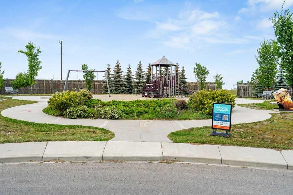 87 Mahogany Way SE