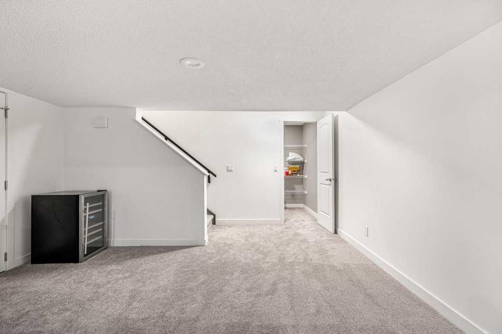 87 Mahogany Way SE