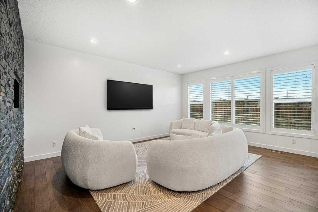 87 Mahogany Way SE