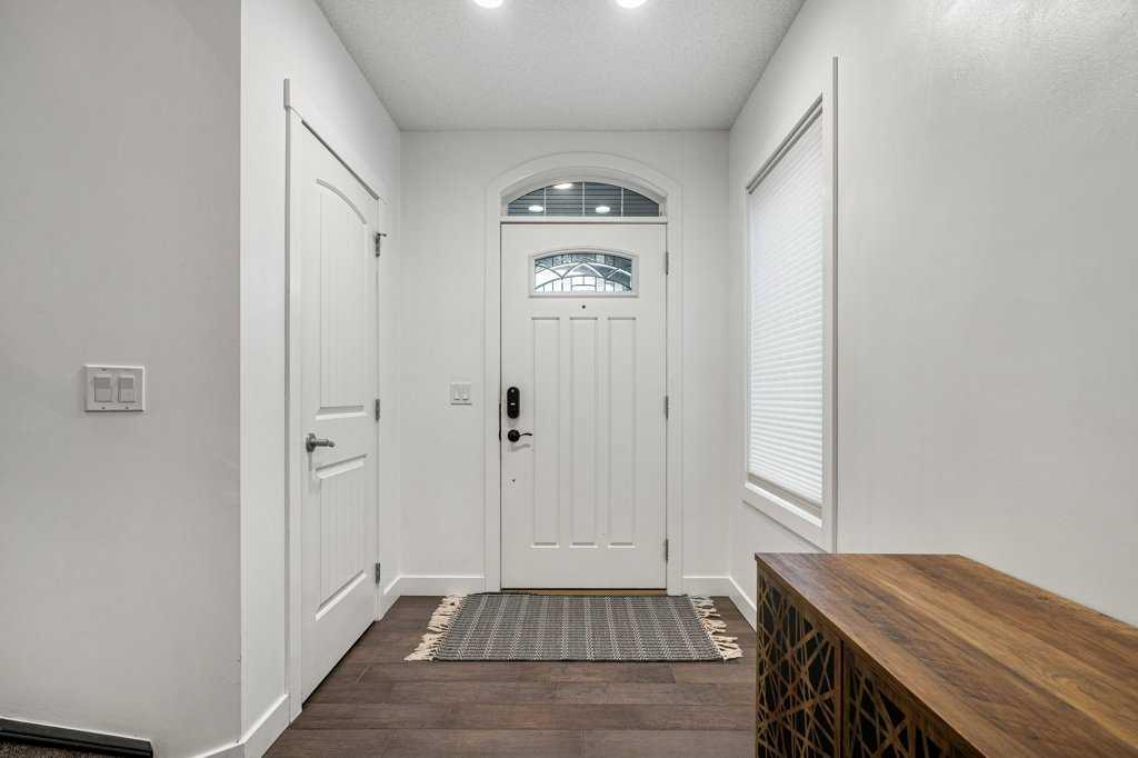 87 Mahogany Way SE