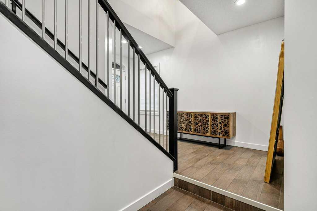 87 Mahogany Way SE