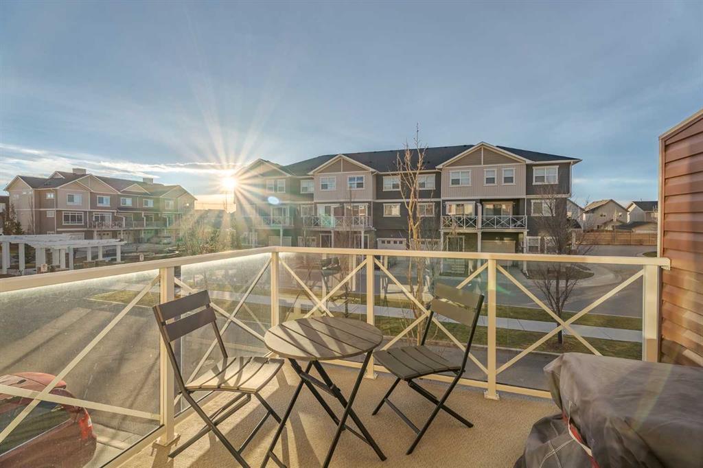 735 Skyview Ranch Grove NE