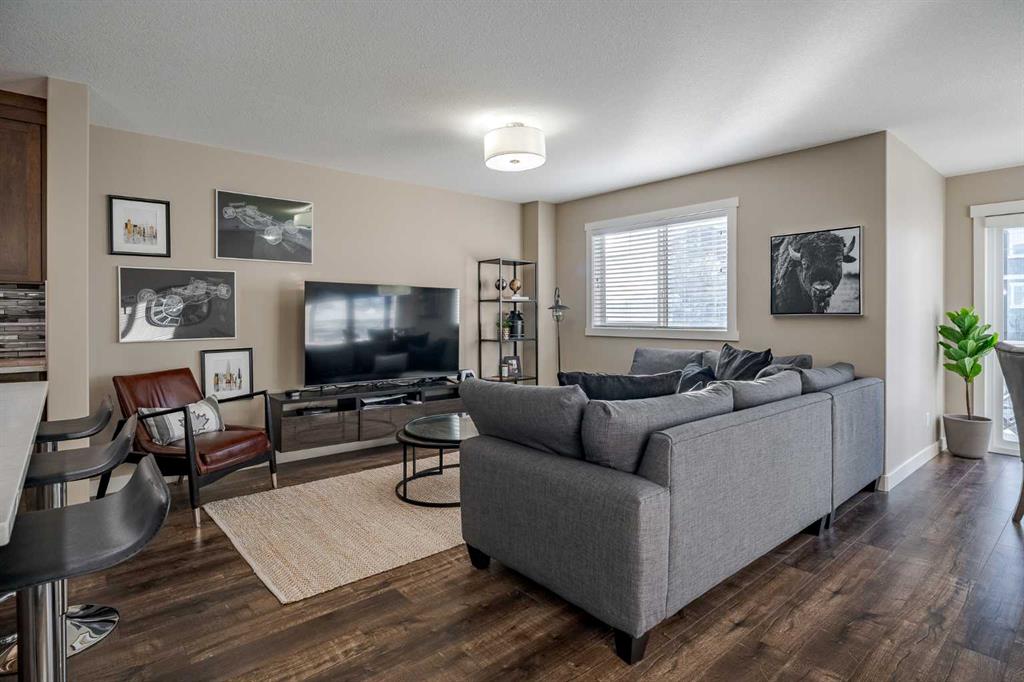 735 Skyview Ranch Grove NE