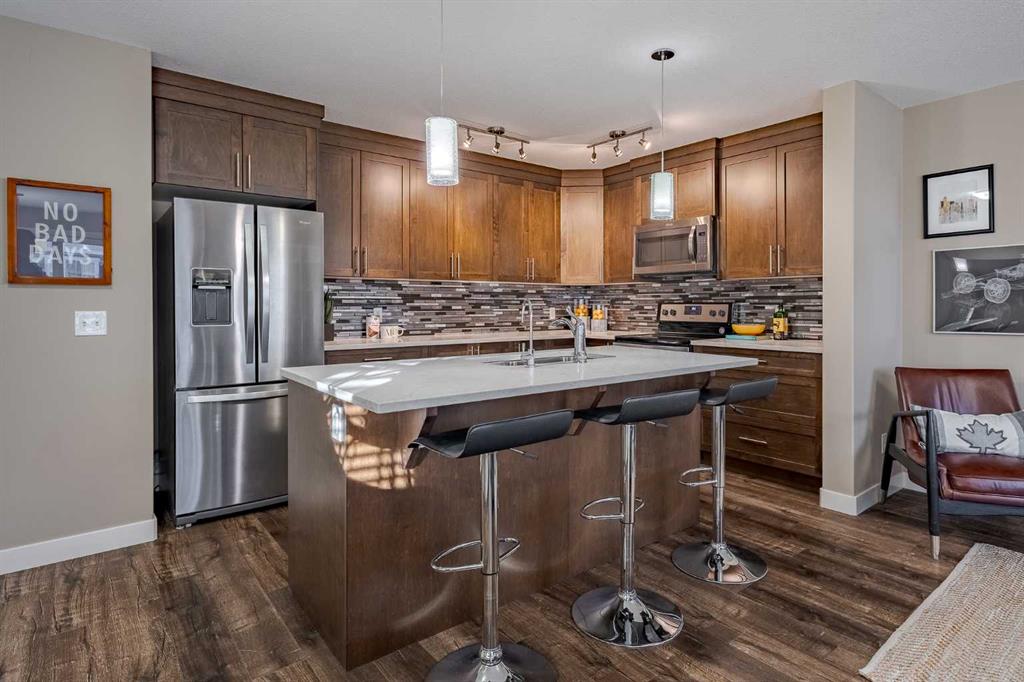 735 Skyview Ranch Grove NE
