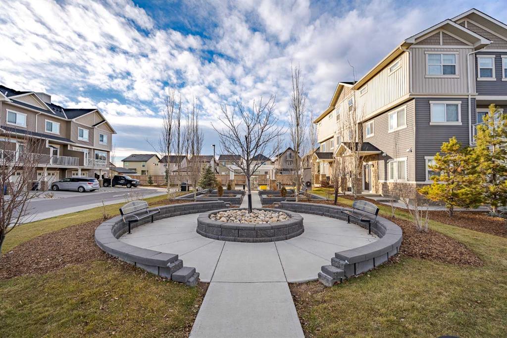 735 Skyview Ranch Grove NE