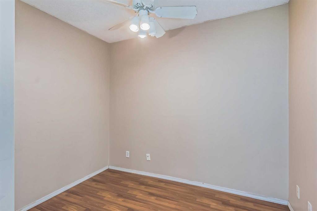 7 Harvest Gold Manor NE, #114