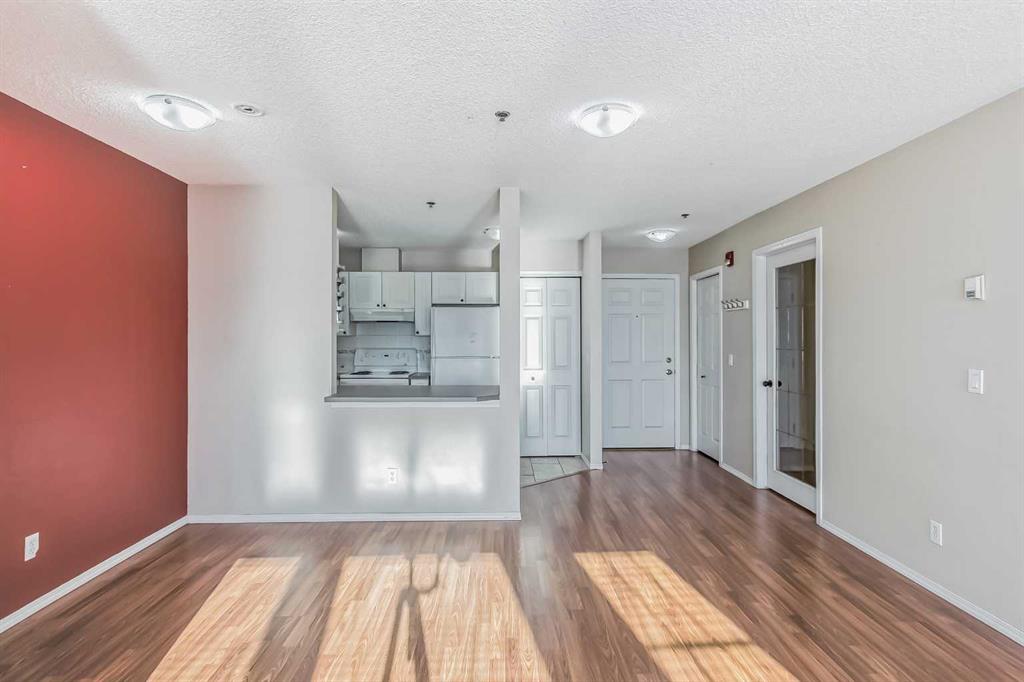 7 Harvest Gold Manor NE, #114