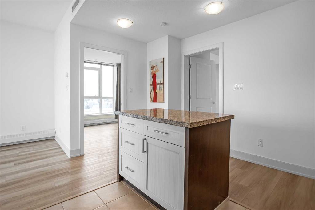 77 Spruce Place SW, #406