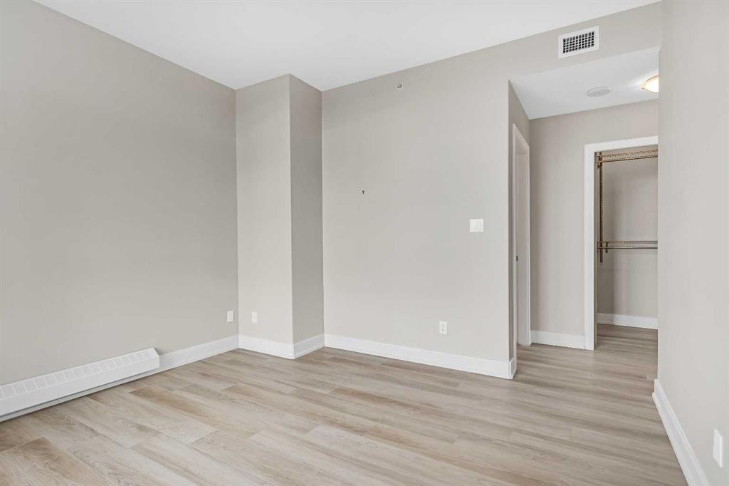 77 Spruce Place SW, #406