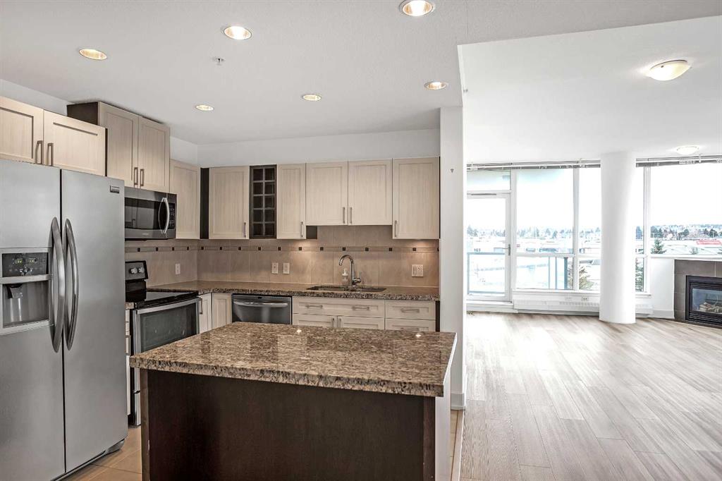 77 Spruce Place SW, #406