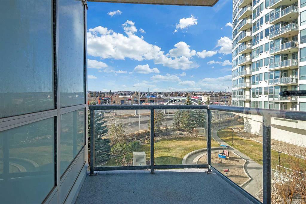 77 Spruce Place SW, #406