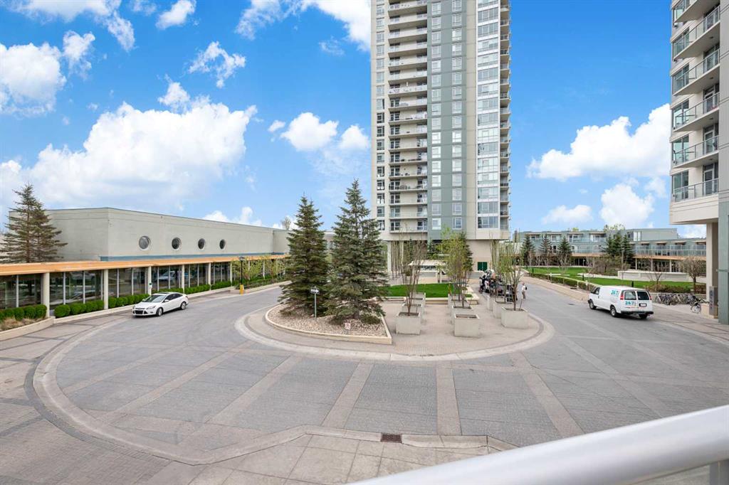 77 Spruce Place SW, #406