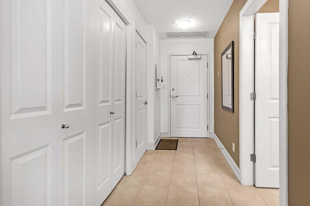 77 Spruce Place SW, #406