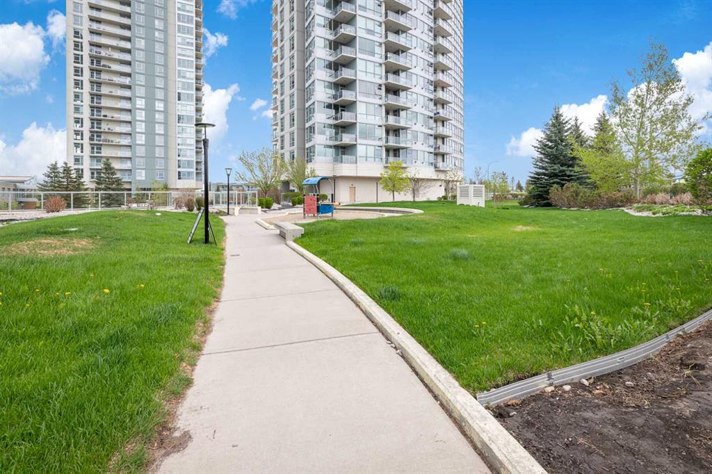 77 Spruce Place SW, #406