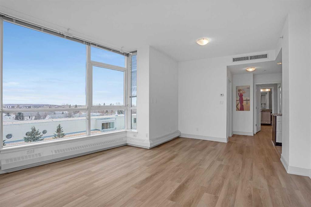 77 Spruce Place SW, #406