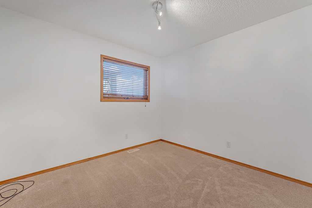 535 Sheep River Close
