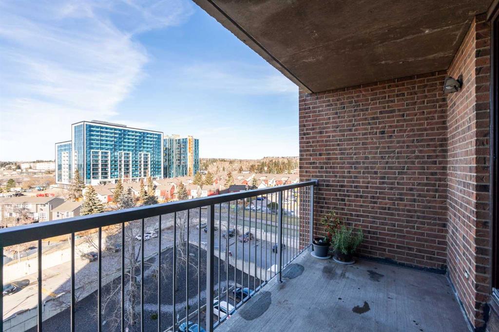 4944 Dalton Drive NW, #809