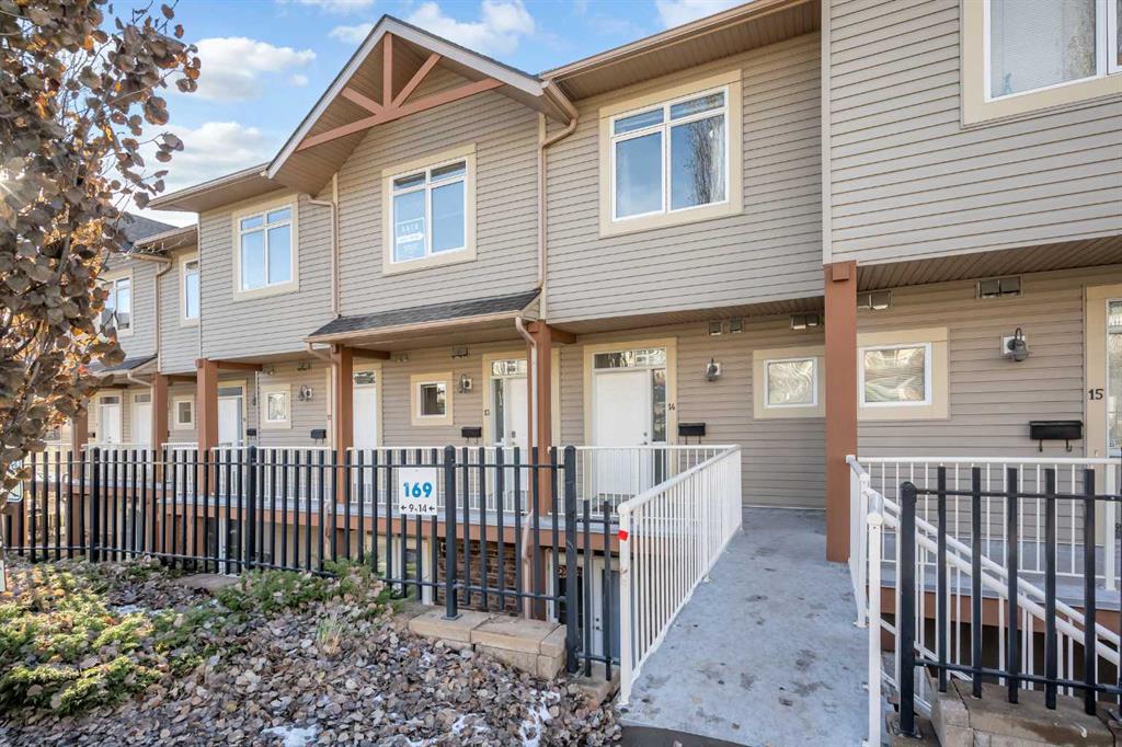 169 Rockyledge View NW, #14