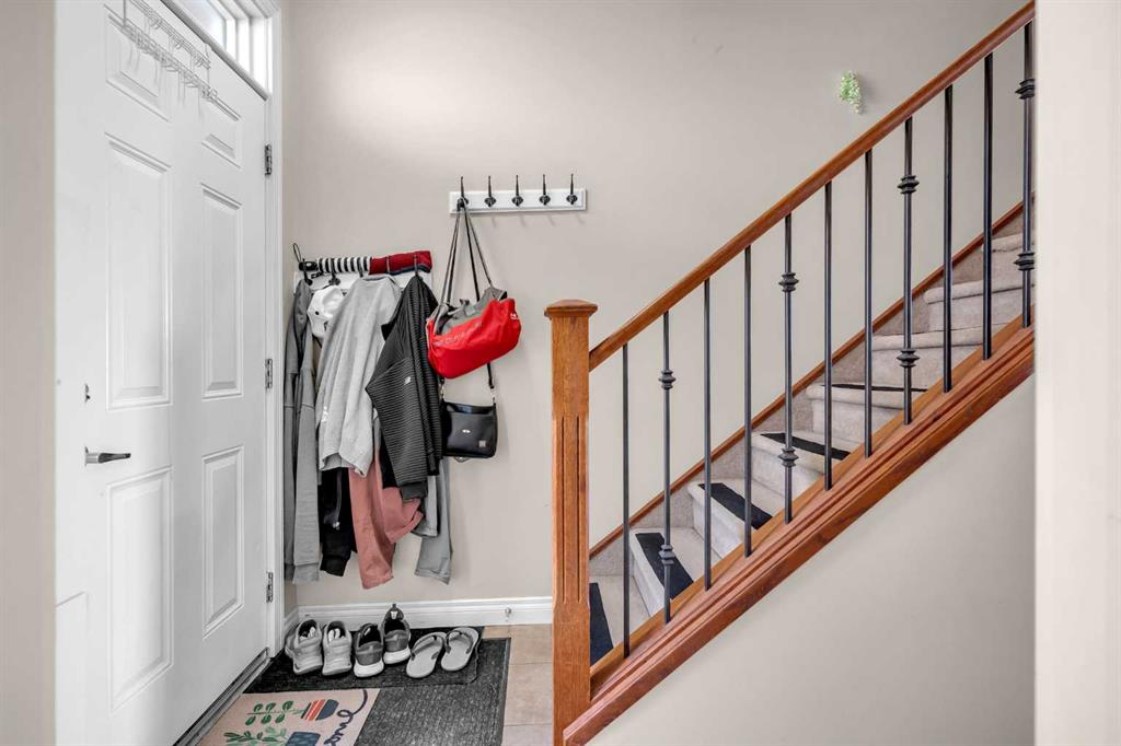 169 Rockyledge View NW, #14