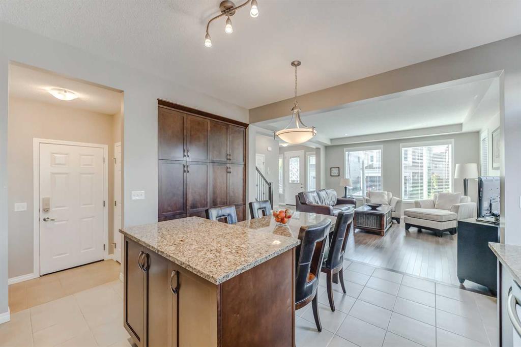 504 Windbrook Heights SW