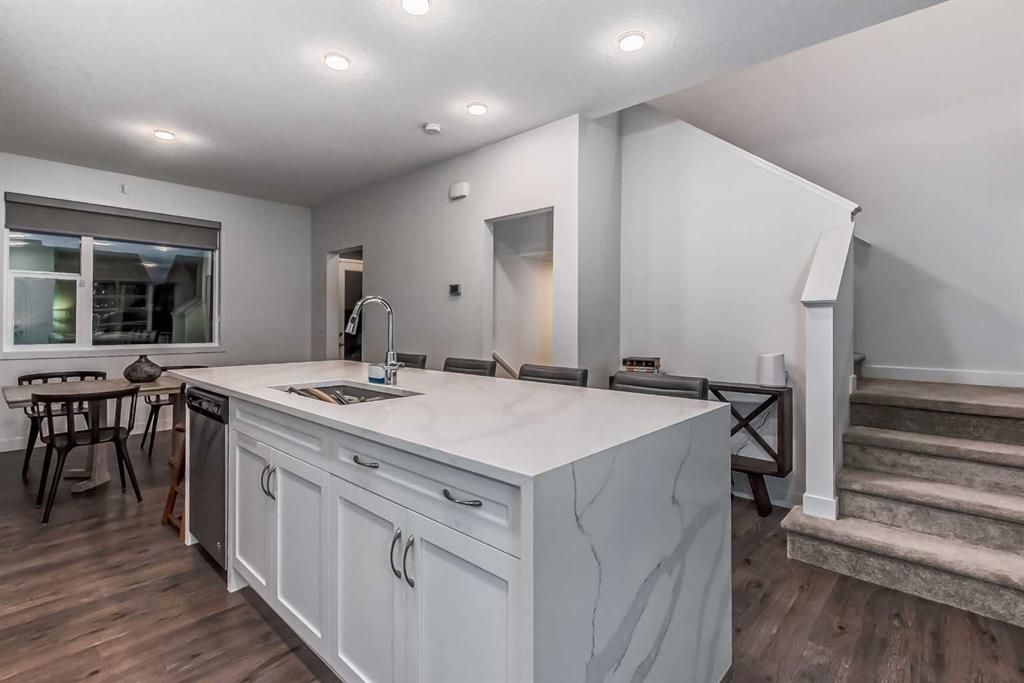 145 Highview Gate SE