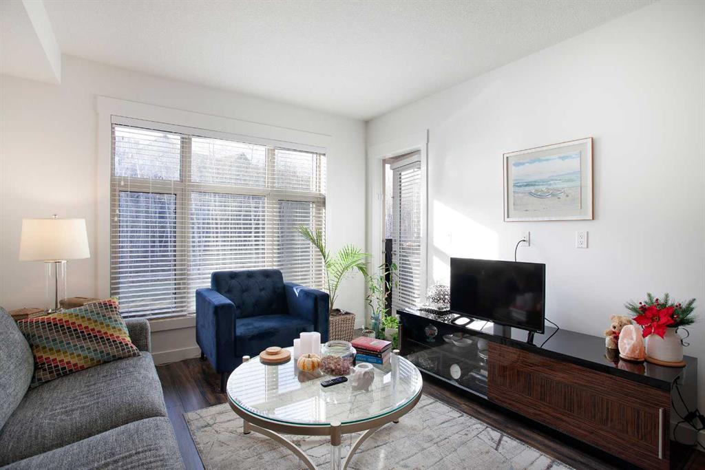 15 Aspenmont Heights SW, #209