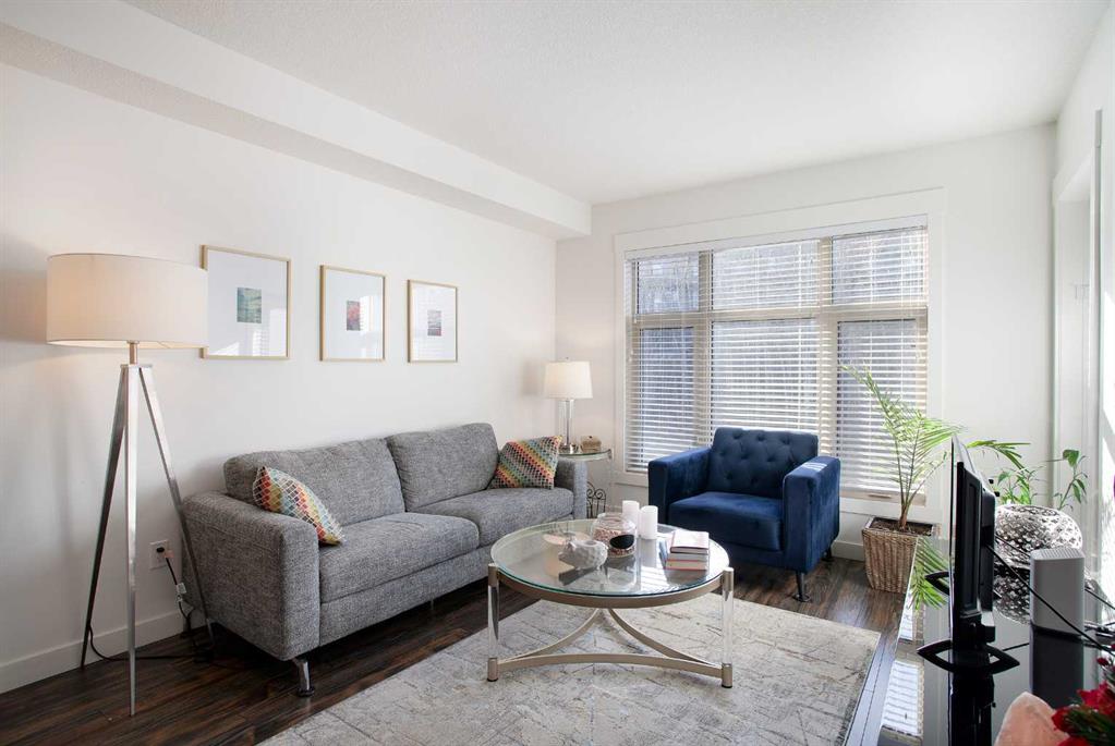 15 Aspenmont Heights SW, #209
