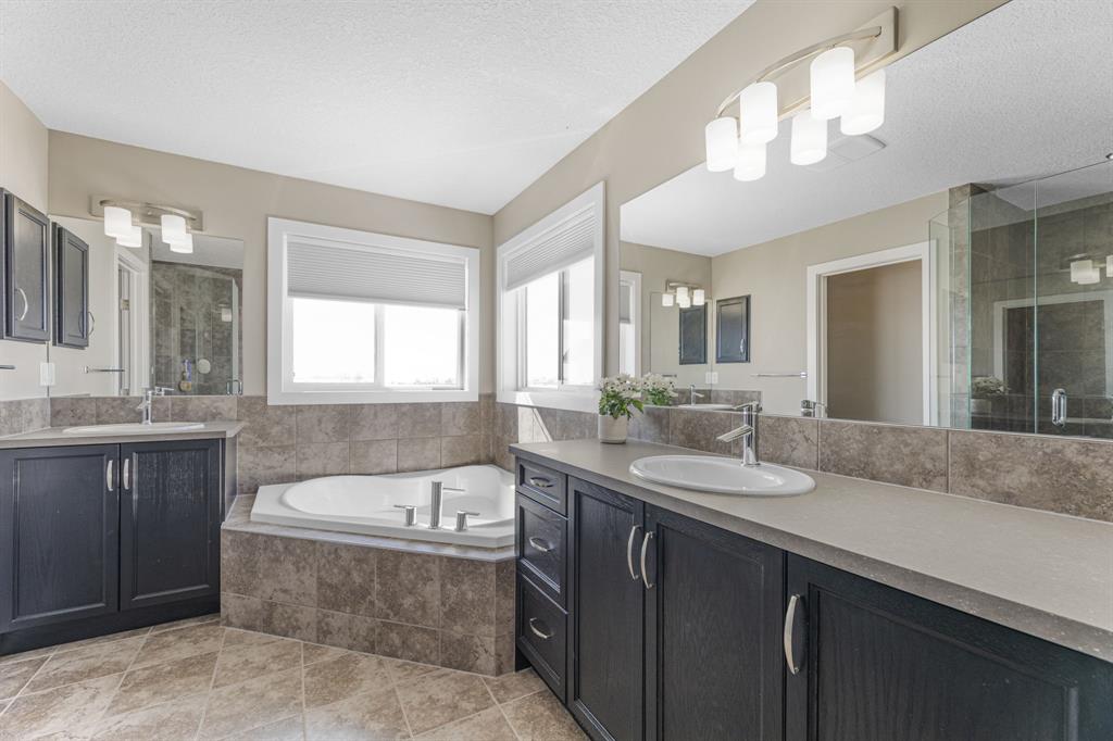31 Lakewood Mews