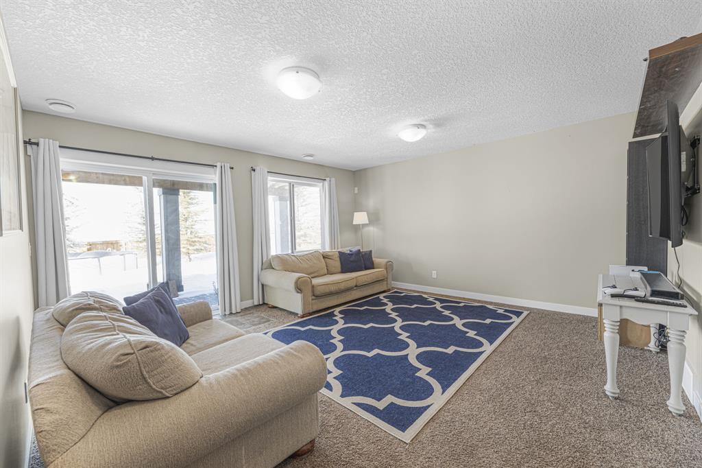31 Lakewood Mews