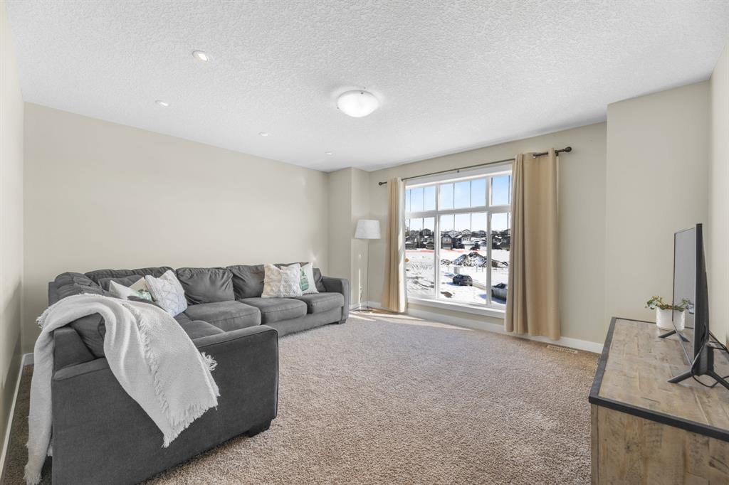 31 Lakewood Mews