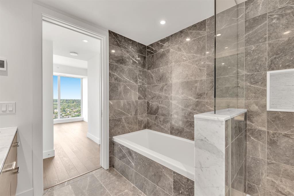 1025 5 Avenue SW, #2204