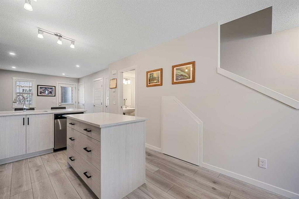 144 Cranbrook Square SE