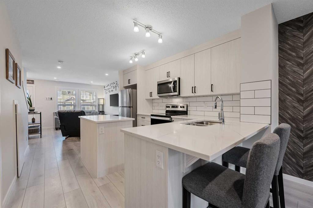 144 Cranbrook Square SE