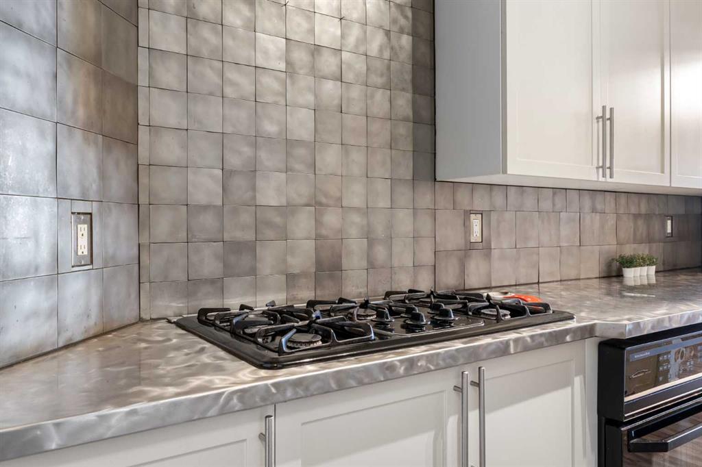 923 15 Avenue SW, #404