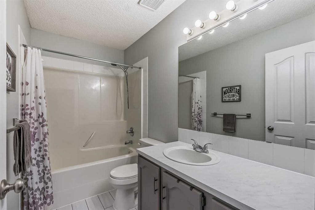 214 Mt Douglas Manor SE