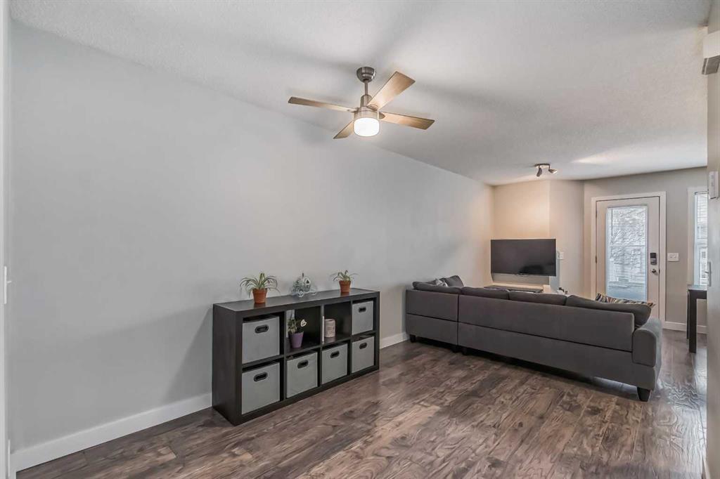 214 Mt Douglas Manor SE
