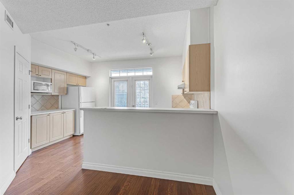 527 15 Avenue SW, #212