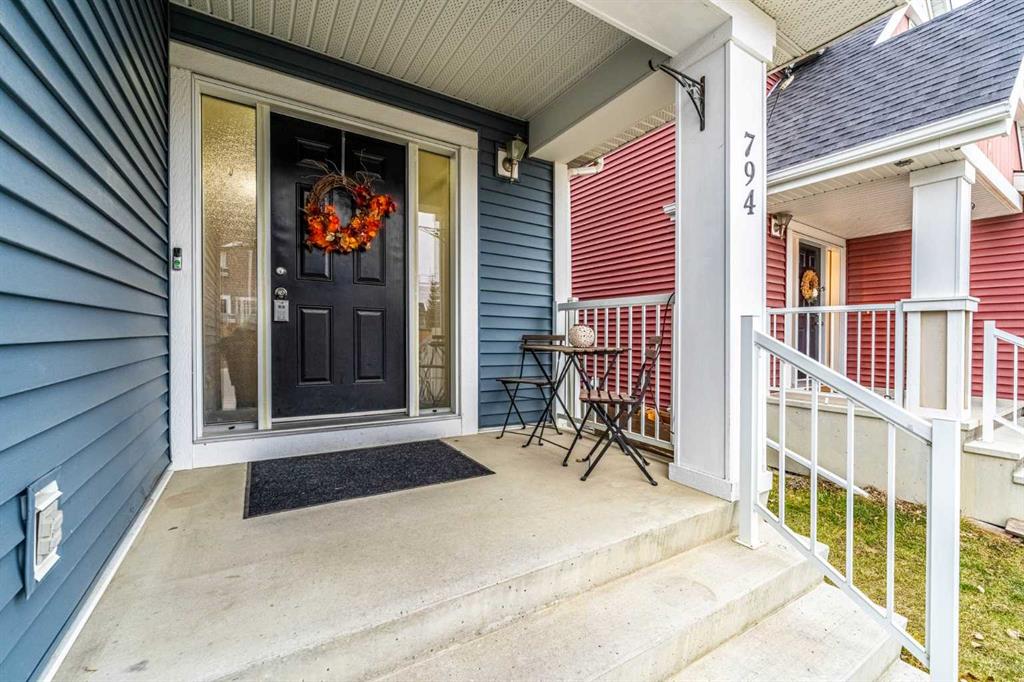 794 River Heights Crescent