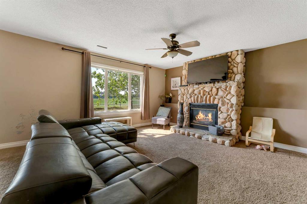 237 Lakeside Greens Crescent
