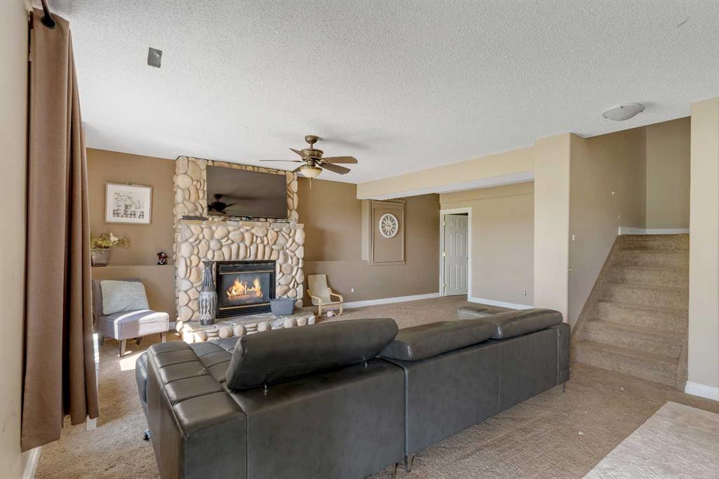 237 Lakeside Greens Crescent