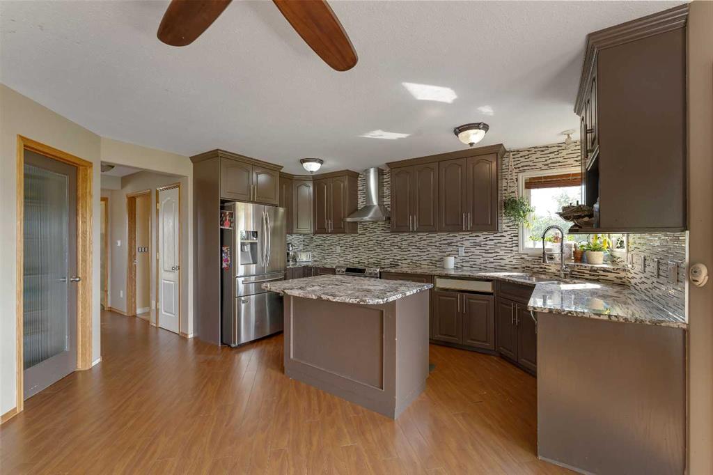 237 Lakeside Greens Crescent